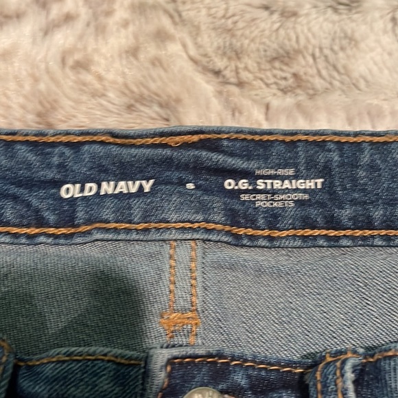 OLD NAVY HIGH-RISE DENIM SHORTS*Womens Size 8 - Picture 5 of 6